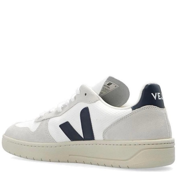 VEJA SNEAKERS - Picture 2 of 4